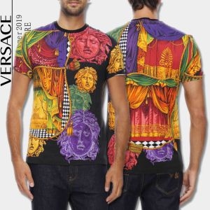 おしゃれを楽しむ！ VERSACE ヴェルサーチ 半袖Tシャツ カジュアルの定番 風合いが魅力