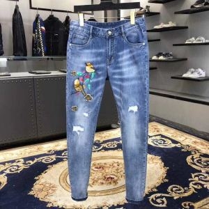 超特価モンクレール コピーMONCLER魅力あるプライスジーンズ一年中穿ける素材感メンズデニムパンツ