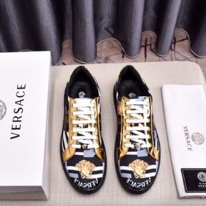 VERSACE ヴェルサーチ カジュアルシューズ 関税補償新作限定大人可愛い 最後のチャンス 希少限定19SS