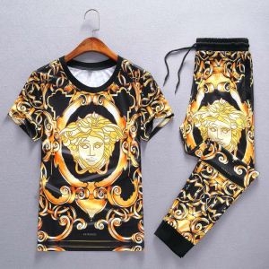 上下セット 2019人気お買い得アイテム 暑い日にも涼やかさを感じる VERSACE ヴェルサーチ