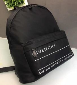 GIVENCHY大人男性ジバンシー リュック 偽物シンプルなデザイン調節可能ショルダーストラップバックパック