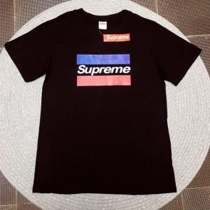 シュプリーム tシャツ コピーsupreme新作ロゴプリントシンプルなラウンドネックメンズ半袖