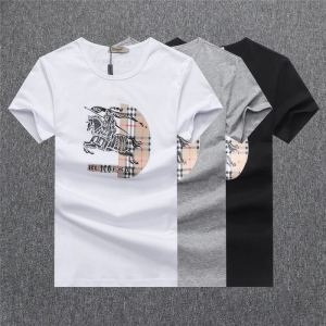 半歩先をゆくオシャレ　Burberryプリント半袖ｔシャツスーパーコピーバーバリー Tシャツ コピー　存在感のある1着　で旬な着こなし