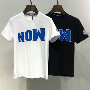 今季おすすめの話題作　MONCLER半袖tシャツスーパーコピー黒白2色モンクレール t シャツ コピー　薄手通気性抜群　清潔感落ち着いた雰囲気　定番にこそ上質　