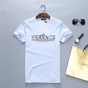 2019春夏にも引き続き大活躍！ 春物新作大人スタイリッシュ VERSACE ヴェルサーチ 半袖Tシャツ 2色可選