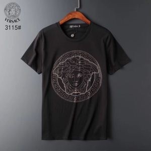 2019年春夏のトレンドの動向 半袖Tシャツ VERSACE ヴェルサーチ 2色可選 春夏新作完売雑誌掲載