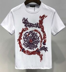 引き続き人気のアイテム 最速！ブーム当確の2019春夏トレンド 半袖Tシャツ 2色可選 VERSACE ヴェルサーチ