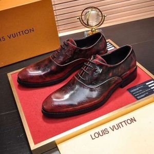 LOUIS VUITTONスーパーコピーヴィトンビジネスシューズ通販コピー新作　シンプルなデザイン　年間通して使えるアイテム　大活躍する万能アイテム