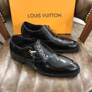 HOT100%新品　LOUIS VUITTONビジネスシューズスーパーコピーヴィトン コピー 通販　光沢高級感満載　男性らしさの雰囲気　カッコいいオシャレ