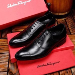 最安値に挑戦　FERRAGAMOビジネスシューズスーパーコピーフェラガモ 偽物　上質な素材カッコいいオシャレ　爆発的人気　再入荷