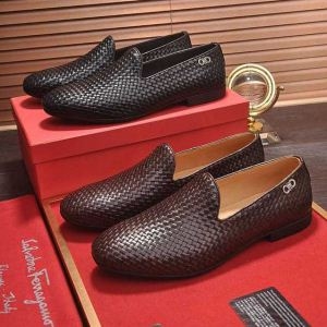 高級品 通販　フェラガモ偽物ビジネスシューズコピー FERRAGAMOローファースーパーコピー　実用性が高い　幅広く活躍できるアイテム　