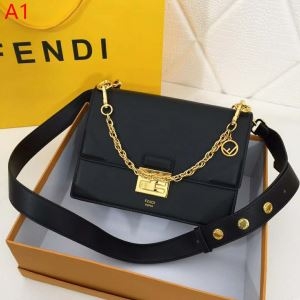 19SS 待望の新作カラー フェンディ FENDI 斜め掛けバッグ 春夏新作奇跡の再入荷 多色可選