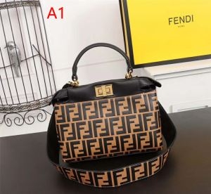 19ss完売必至夏季 春物新作大人スタイリッシュ ップス フェンディ FENDI ハンドバッグ  2色可選