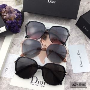魅力の詰まったスタイル　Diorスーパーコピーディオール サングラス コピー　快適な視界を確保するアイテム　負担が少なく
