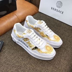 VERSACE ヴェルサーチ カジュアルシューズ SS19待望入荷VIP価格 春夏新作限定 超入手困難