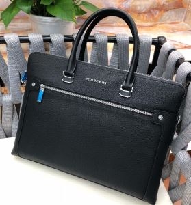 人気セール100%新品　Burberryトートバッグスーパー...