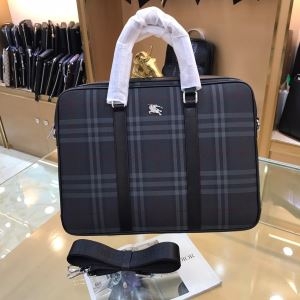 ランキング１位を獲得したBurberryスーパーコピートートバッグ　  品格漂うスタイルバーバリービジネスバッグコピー　持ち運びしやすい