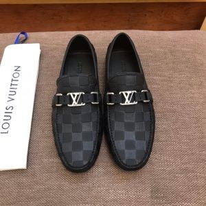 毎年定番人気商品 安心の関税送料込 19SS 新作  LOUIS VUITTON ルイ ヴィトン カジュアルシューズ 2色可選