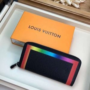 ルイ ヴィトン LOUIS VUITTON 財布 雑誌も街も人気アイテム 2019春夏トレンドファッション新作