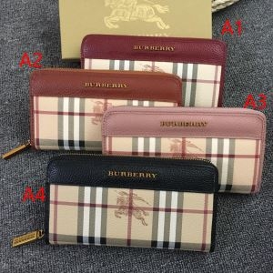 引き続き人気のアイテム バーバリー BURBERRY 財布 ...