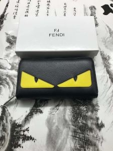 VIP 先行セール2019年夏 関税補償新作限定大人可愛い FENDI フェンディ 財布