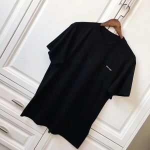 夏季トップス精選　BALENCIAGA半袖tシャツスーパーコピー　無地3色男女兼用　洗練さ落ち着いた雰囲気を演出する   バレンシアガ 新作コピー　年齢を問わず