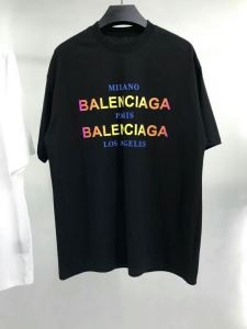 若い世代で流行る夏のアイテム　BALENCIAGA   バレンシアガ スーパーコピー半袖tシャツ　プリントロゴ2色薄手軽量快適　暑い夏は涼しくリラックスさせる　