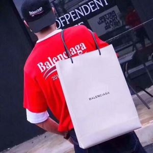 お買い得限定セール　BALENCIAGA バレンシアガ トートバッグコピー　高級感満載のレザーバッグスーパーコピー　大容量男女兼用　