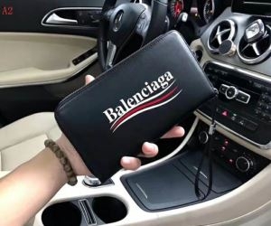 信頼性と洗練された　バレンシアガ コピー 激安BALENCIAGAクラッチバッグスーパーコピー　実用性に富むスタイル　男性の高級感が醸し出す　