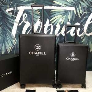 2019春夏にも引き続き大活躍！  シャネル CHANEL  カジュアルなのに高感度が高く トランク