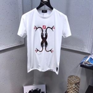 お得限定セール　フェンディ スーパー コピー半袖ｔシャツ通販コピー　快適な生地感肌ざりが優れる　超人気美品税込価格