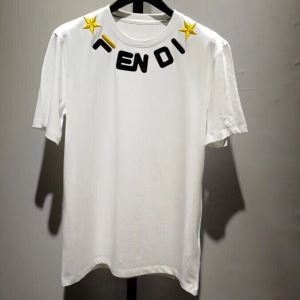 HOT100%新品　フェンディ コピー半袖tシャツコピー黒白2色　無地通気性抜群　FENDIスーパーコピー　相性抜群大人気大歓迎　