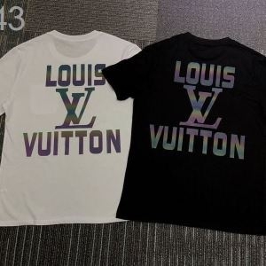 爽やかさの感じ　LOUIS VUITTON半袖ｔシャツスーパーコピーややゆとり　黒白2色ヴィトン コピープリントロゴ　相性抜群通年使えるアイテム　