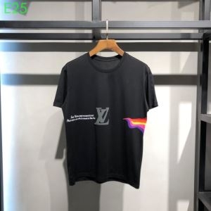 周りと差をつける　LOUIS VUITTONヴィトンコピー半袖tシャツ通販スーパーコピー　夏の季節に欠かせない一着　落ち着いた大人の印象