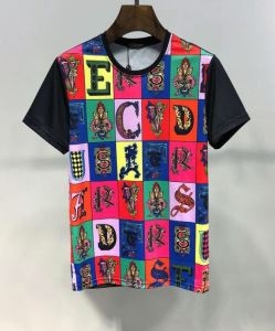 ヴェルサーチ ｔシャツ コピー ストリートなどに大活躍アイテム VERSACE メンズ 日常っぽい カジュアル コーデ 最低価格