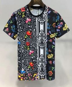 VERSACE メンズ トップス 日本もまだ未入荷限定新作！入手困難！ ヴェルサーチ コピー フラワーパターン コーデ 最低価格