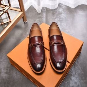 BALLY メンズ ローファー 優れた相性で大活躍アイテム ...