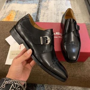 メンズ ビジネスシューズ オシャレさんが必見の限定新作 サルヴァトーレフェラガモ FERRAGAMO スーパーコピー ブラック カジュアル 最安値