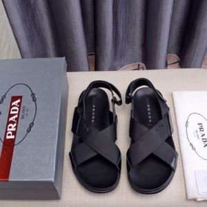 プラダ PRADA メンズ サンダル 最新のファッションブー...