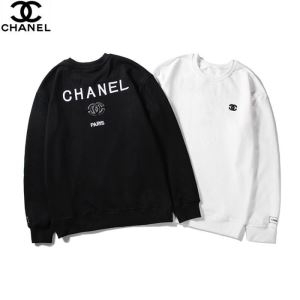 CHANEL レディース セーター ストリートなどに大活躍 シャネル スーパーコピー ホワイト ブラック 日常 最低価格 コーデ