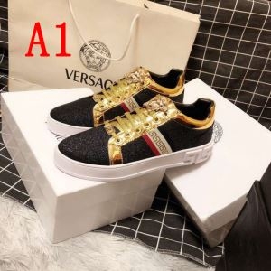 SS19春夏入荷人気のスピーディ 春新作ご注目 ヴェルサーチ VERSACE カジュアルシューズ 2色可選