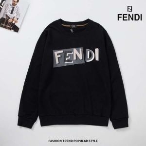 洗練された印象になりがち！FENDI メンズ セーター フェ...