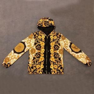 ヴェルサーチ コート メンズ 華奢な印象があるアイテム コピー VERSACE プリント カジュアル ストリート コーデ 激安