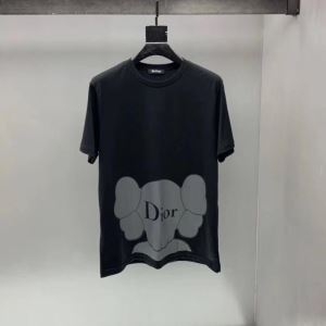 Dior メンズ ｔシャツ 着回しのしやすいアイテム ディオール コピー 激安 ストリート プリント 黒白２色 コーデ 高品質
