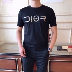 Dior ディオール ユニセックス ｔシャツ 上品な光沢感のある限定新作 安価 コピー ブラック ホワイト 高品質 933J640A0533_C980