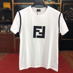 大人っぽいトレンドのヒント フェンディ FENDI ｔシャツ コピー 良質 ブラック ホワイト ファッション ストリート 最安値