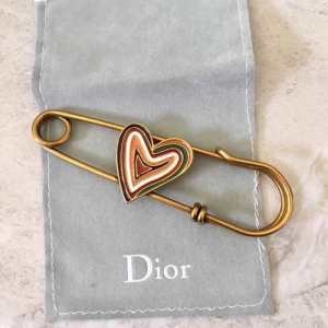 春物新作在庫処分セール ディオール DIOR ブローチ 19...