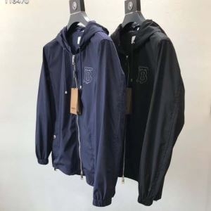 軽い着心地で大活躍人気新品 バーバリー Monogram Motif Lightweight Hooded Jacket Burberry ブラック ネイビー コピー 激安