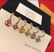 エレガンスが漂わせる限定品 ルイヴィトン Louis Vuitton レディース イヤリング コピー ３色可選 日常 コーデ 最低価格 M64859