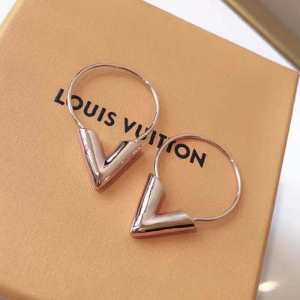 シンプルで上品なデザインで大好評 Louis Vuitton...